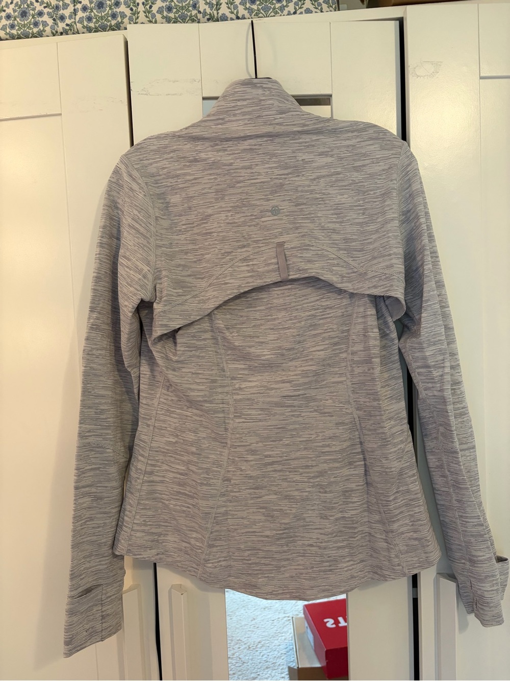 lululemon athletica Light Gray Striped Full-Zip Jacket - Picture 4 of 5